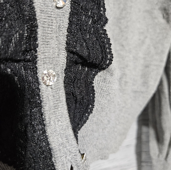 Cropped torrid sweater size 1 - Picture 3 of 7